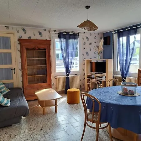 Le Scoubidou, Bord De *