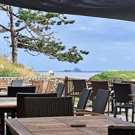 Le Scoubidou, Bord De