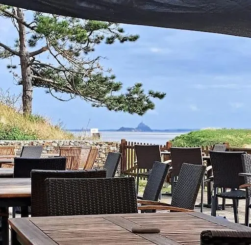 Le Scoubidou, Bord De